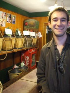 Smiles, brimming from ear to ear. Taken at a wine shop in Venice. You can fill up any container you like, such as the water bottle I used. One litre of Cabernet franc for 2,30 € and it was the best value table wine I had on the trip. 